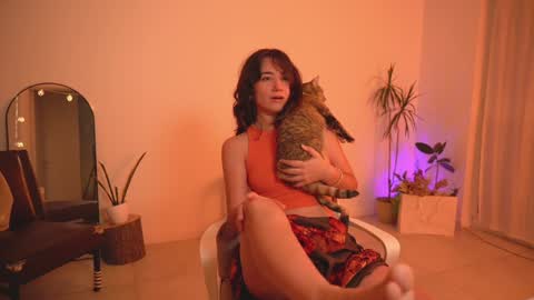 Snapshot of alemaniababe chatting on 02.05.25 Ale online show from 02.05.25