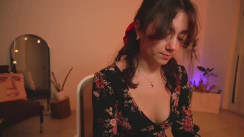 Snapshot of alemaniababe chatting on 02.07.25 Ale online show from 02.07.25