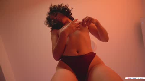 Snapshot of alemaniababe chatting on 02.09.25 Ale online show from 02.09.25