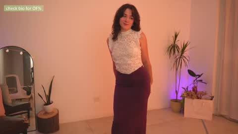 Snapshot of alemaniababe chatting on 02.12.25 Ale online show from 02.12.25