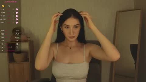 Snapshot of alena_navi chatting on 06.14.26 Alena online show from 06.14.26