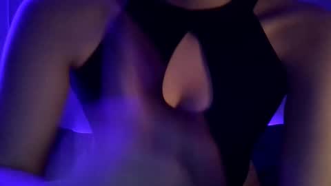 Aleniia19 online show from 10.23.25