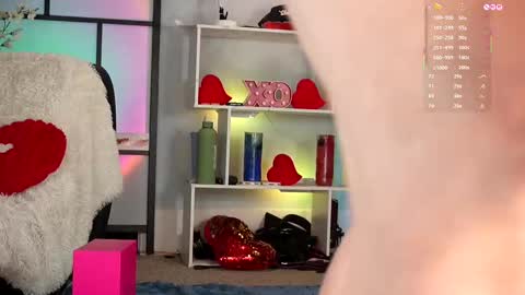 Snapshot of alesh_xo chatting on 11.24.25 Alesh online show from 11.24.25