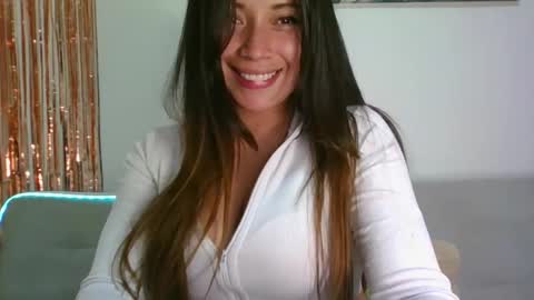 QUEEN OFF MILk  IM BACK  15 NOV online show from 11.29.25