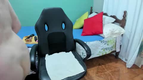 Snapshot of aleska_sex chatting on 01.13.26 ALESKA online show from 01.13.26