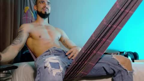 Snapshot of alessandro_dibellucci chatting on 02.08.26 Kciqu3 Independent model online show from 02.08.26