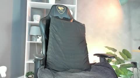 Alessandro INDEPENDENT MODEL online show from 09.27.25