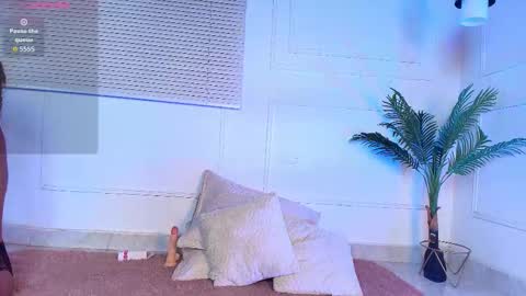 Snapshot of alessia_moon1 chatting on 11.08.25 Alejandra online show from 11.08.25