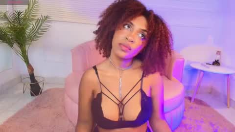 Snapshot of alessia_moon1 chatting on 11.19.25 Alejandra online show from 11.19.25