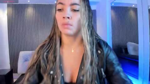 Snapshot of alessia_taylorr chatting on 11.04.25 Alessia Everyday From 0530 to 1430 Col Time online show from 11.04.25