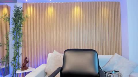 Snapshot of alessia_taylorr chatting on 11.11.25 Alessia Everyday From 0530 to 1430 Col Time online show from 11.11.25