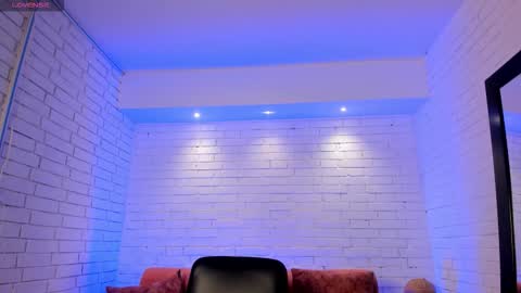 Snapshot of alessia_taylorr chatting on 11.19.25 Alessia Everyday From 0530 to 1430 Col Time online show from 11.19.25