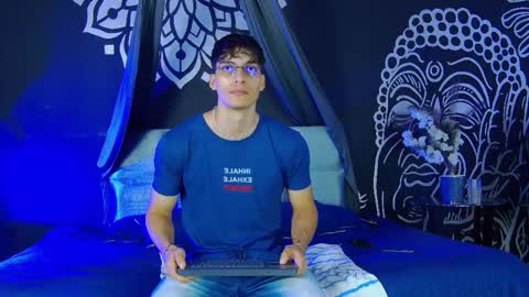 Snapshot of alessiovitale chatting on 12.18.25 Alessio online show from 12.18.25