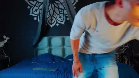 Snapshot of alessiovitale chatting on 12.19.25 Alessio online show from 12.19.25