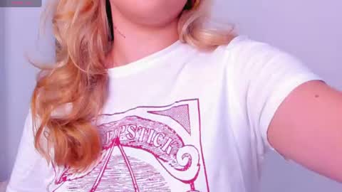 Snapshot of alesssia_moon chatting on 07.07.26 Alessia Moon online show from 07.07.26