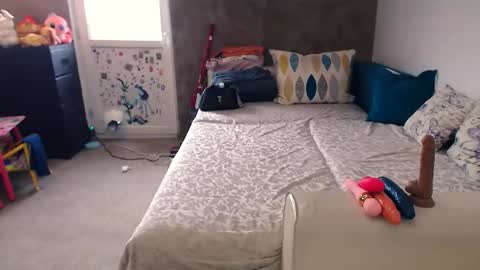 Snapshot of alesyadollblonde chatting on 11.21.25 AlesyadollBlonde online show from 11.21.25