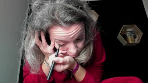 alesys69 online show from 10.27.25