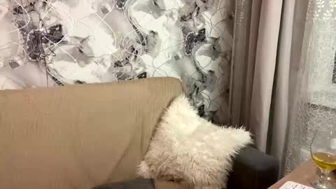 Aletta Oushen online show from 02.05.25