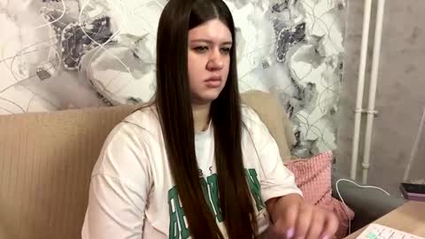 Aletta Oushen online show from 02.13.25