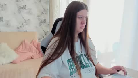 Aletta Oushen online show from 10.16.25