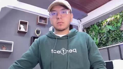 Snapshot of alex__montesco chatting on 03.05.25 Alex online show from 03.05.25