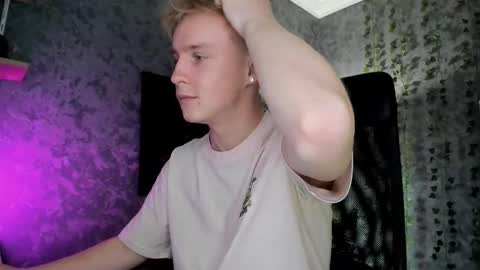 Snapshot of alex__sweet chatting on 11.01.25 your Alex online show from 11.01.25