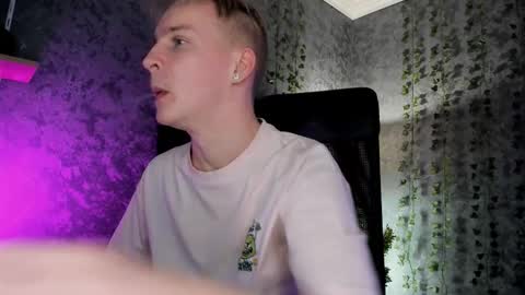 Snapshot of alex__sweet chatting on 11.02.25 your Alex online show from 11.02.25