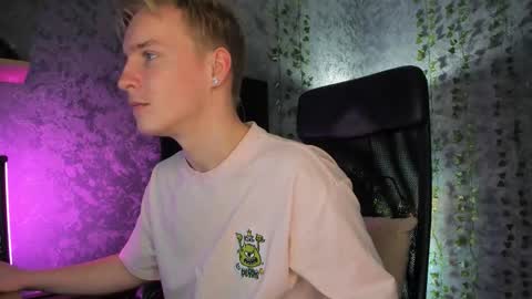 Snapshot of alex__sweet chatting on 11.30.25 your Alex online show from 11.30.25