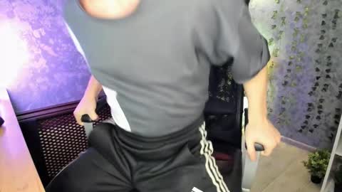 Snapshot of alex__sweet chatting on 12.14.25 your Alex online show from 12.14.25