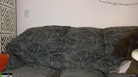 FAVORITE online show from 12.17.25