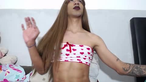 Snapshot of alex_charol chatting on 01.11.26 charol online show from 01.11.26