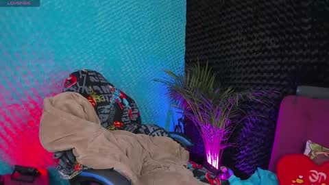 Alex Leyrer  online show from 04.22.26