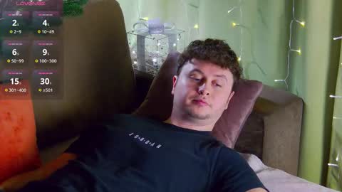 Snapshot of alex_onelove chatting on 12.19.25 Alex online show from 12.19.25