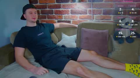 Snapshot of alex_onelove chatting on 02.14.26 Alex online show from 02.14.26