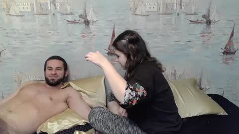 Snapshot of alex_sarah_sex chatting on 12.17.24 Alex and Sarah online show from 12.17.24