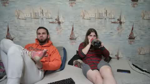 Snapshot of alex_sarah_sex chatting on 10.15.25 Alex and Sarah online show from 10.15.25