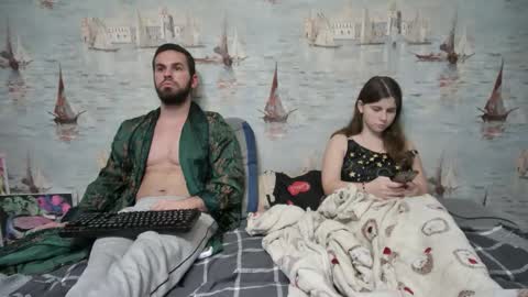 Snapshot of alex_sarah_sex chatting on 10.26.25 Alex and Sarah online show from 10.26.25