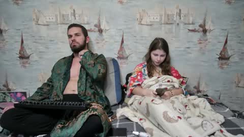 Snapshot of alex_sarah_sex chatting on 10.28.25 Alex and Sarah online show from 10.28.25