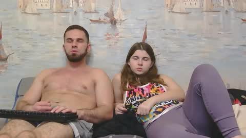 Snapshot of alex_sarah_sex chatting on 11.26.25 Alex and Sarah online show from 11.26.25