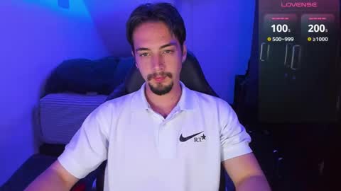 Snapshot of alex_smith0 chatting on 02.13.25     online show from 02.13.25