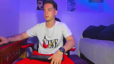 Snapshot of alex_smith0 chatting on 02.27.25     online show from 02.27.25