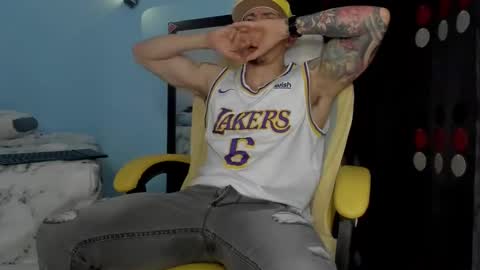 alex_sthorm online show from 10.31.25