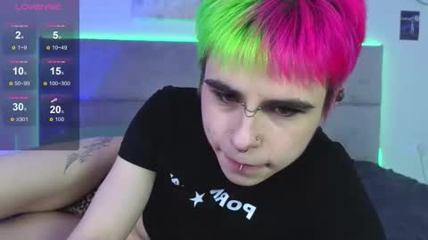 Snapshot of alex_valllley chatting on 10.18.25 Alex Valley online show from 10.18.25