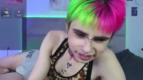 Snapshot of alex_valllley chatting on 10.24.25 Alex Valley online show from 10.24.25