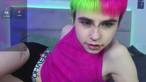 Snapshot of alex_valllley chatting on 10.29.25 Alex Valley online show from 10.29.25