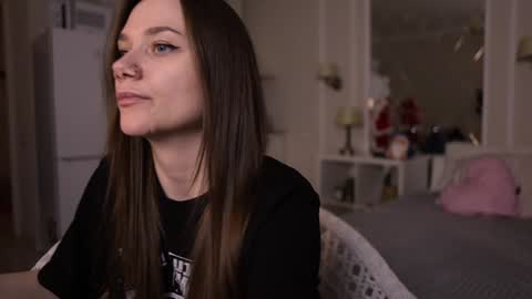 Snapshot of alexa_feels chatting on 12.09.24 Little Duck homie online show from 12.09.24