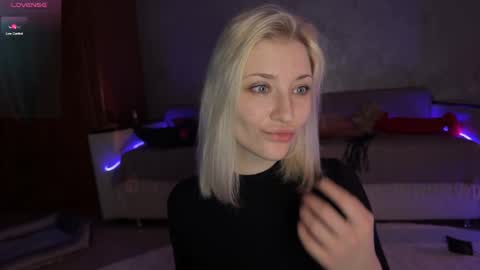 Snapshot of alexa_novak chatting on 11.27.25 Alexa online show from 11.27.25