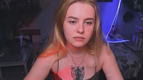 Snapshot of alexa_pirs chatting on 09.19.25 alexa_pirs online show from 09.19.25