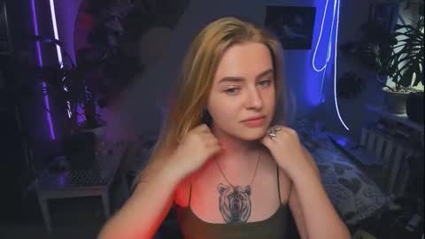 Snapshot of alexa_pirs chatting on 09.25.25 alexa_pirs online show from 09.25.25