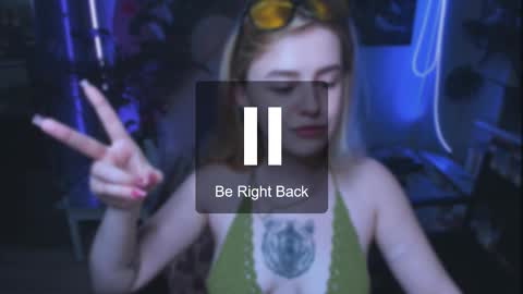 Snapshot of alexa_pirs chatting on 10.08.25 alexa_pirs online show from 10.08.25